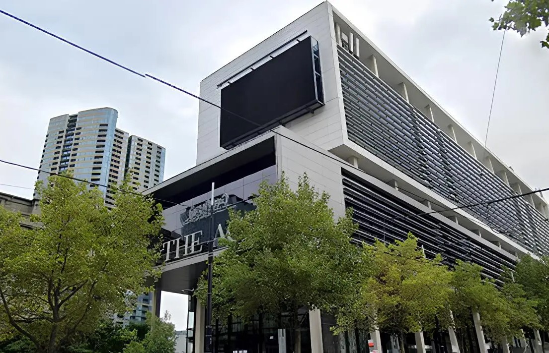 Exterior view of HELI Melbourne Campus building